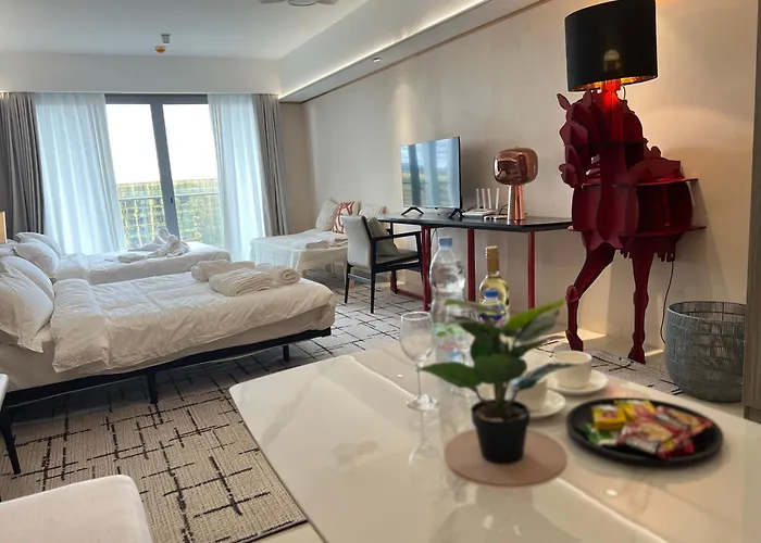 Modern Boutique Spacious Near Airport Okada Solaire Moa Manila